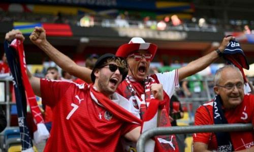 «Самой сложной задачей было просто добраться туда». О чем говорят австрийские фанаты после выездного матча с Казахстаном