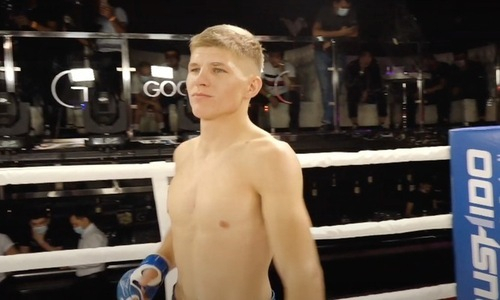 В жестокой «рубке» казахстанский боец ММА добился победы после серии поражений