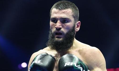 Тренер Артура Бетербиева рассказал о его травме