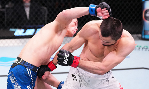 «Работал одной рукой». Вскрылась правда о бое дебютанта UFC из Казахстана с братом Хабиба