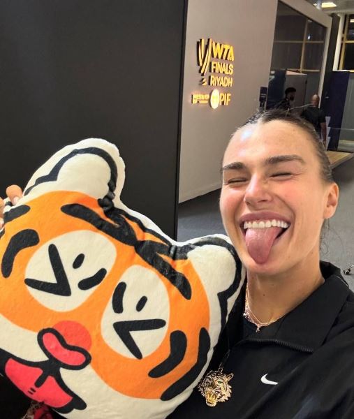 Арина Соболенко получила от фаната необычный подарок. Фото