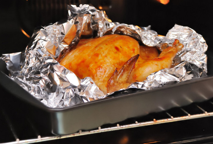 Какие продукты нельзя готовить в фольге — грозит отравлением и серьезными заболеваниями
