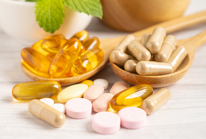 Какие витамины нельзя пить без назначения врача — могут вызвать головные боли и анафилактический шок