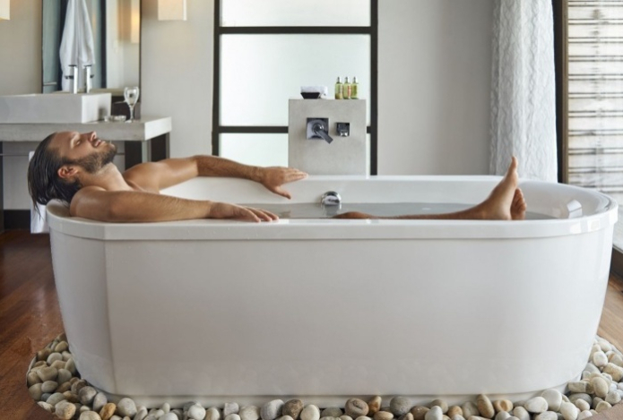 Холодная или горячая ванна. Эксперты выяснили, что лучше подходит для тренирующихся
