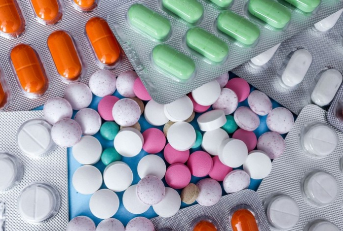 Какие таблетки запрещено пить без назначения врача — грозят язвой, гастритом и болезнями почек