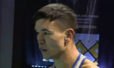 Разгромом с нокдауном обернулся бой казахстанского боксера за медаль чемпионата Азии