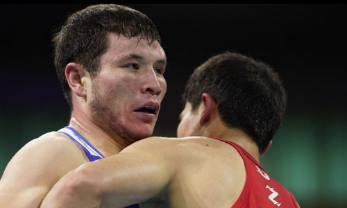 Разгромом закончилось противостояние Казахстан — Узбекистан в мужском финале ЧА-2024 по боксу