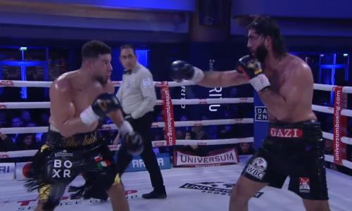 Нокаутом завершился главный бой вечера с участием непобеждённого боксера из России. Видео