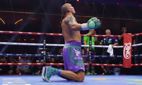 Александра Усика «нокаутировали» и нанесли ему первое поражение в карьере