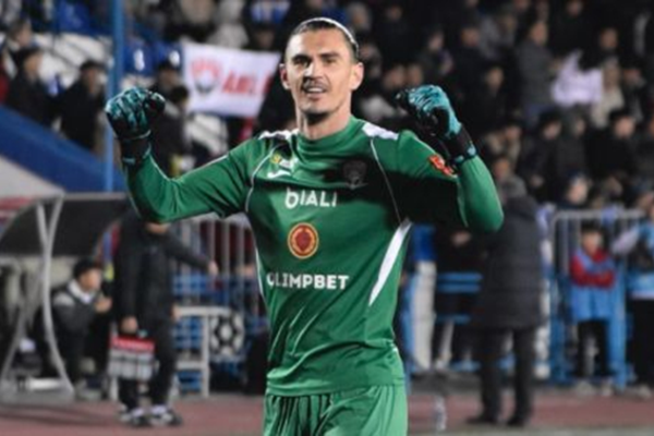 37-летний ветеран остаётся в «Кайрате». Кого можно отнести к самым возрастным футболистам КПЛ