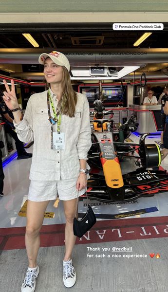 Елена Рыбакина посетила финальный этап Гран-при Формулы-1 в Абу-Даби. Фото