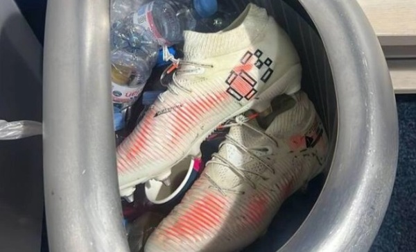 Защитник «Челси» совершил странный поступок перед матчем с «Астаной»