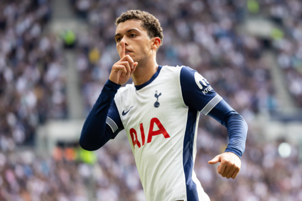 Молодые дарования и легенды АПЛ. Топ-5 звёздных игроков соперников Казахстана в отборе на чемпионат мира-2026