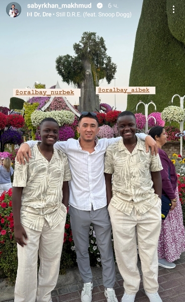 Махмуд Сабырхан потроллил братьев Оралбаев. Фото