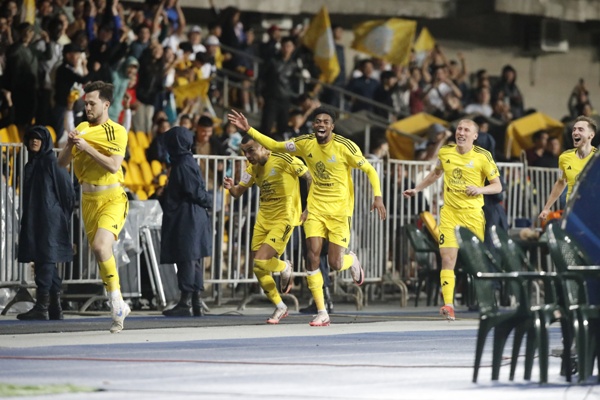 «Золото» Сметова, камбэк «Астаны» и гегемония Рахмонова. Главные победы Казахстана в 2024 году