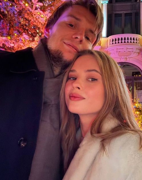 Александр Бублик поделился редким фото с супругой