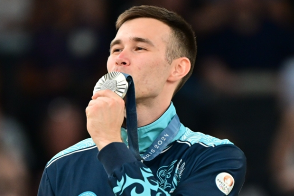 Елдос Сметов или Шавкат Рахмонов? Кто стал лучшим спортсменом Казахстана в 2024 году