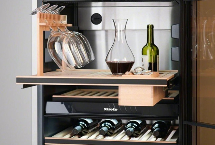 Сколько хранится вино после открытия