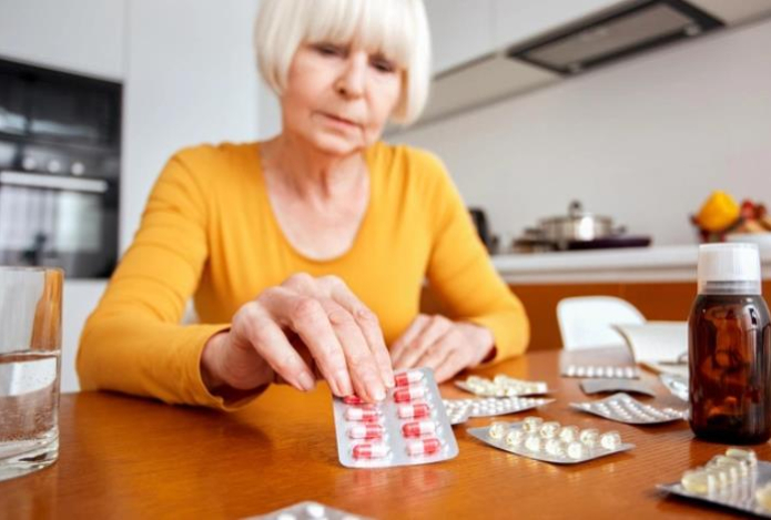 Можно ли повторно выпивать парацетамол людям старше 65 лет. Это важно знать пожилым