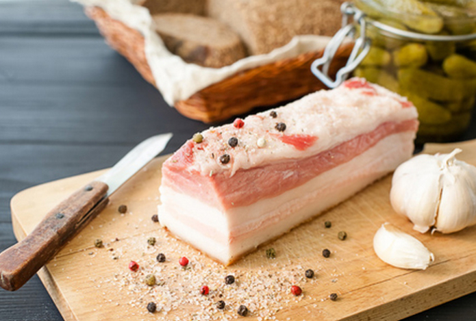 Что можно сделать со старым салом — утилизировать точно не стоит