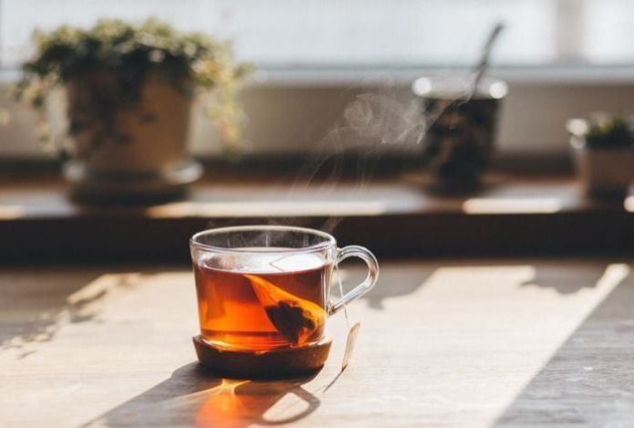 Почему нельзя пить чай сразу после еды