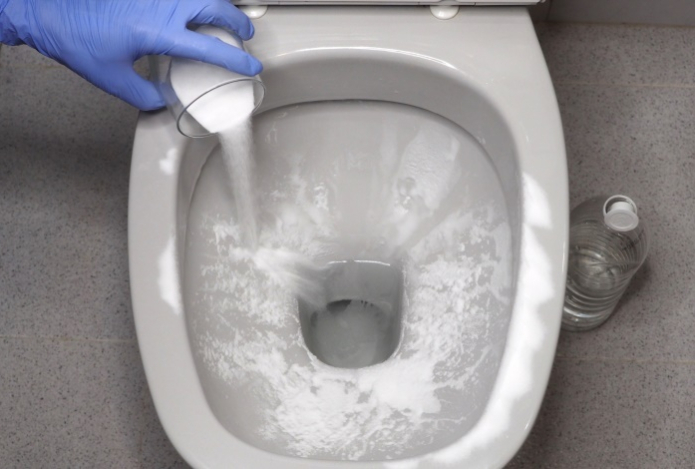 Как убрать застарелый камень в унитазе. Давно забытый, но очень хороший способ