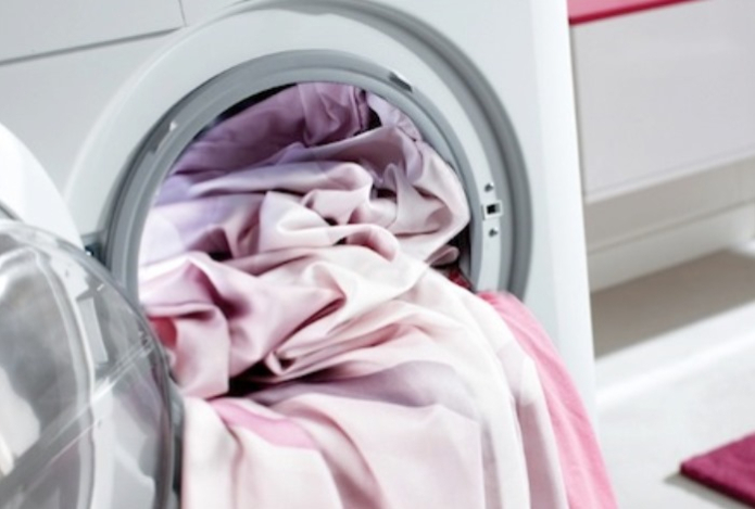 Сколько раз в неделю надо стирать постельное белье