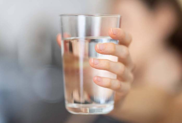 Можно ли пить стакан воды натощак