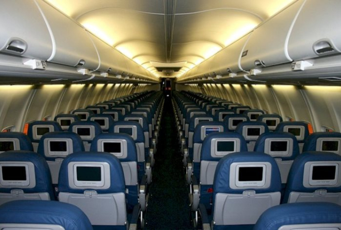 Самые безопасные места в самолете. Как выжить при авиакрушении