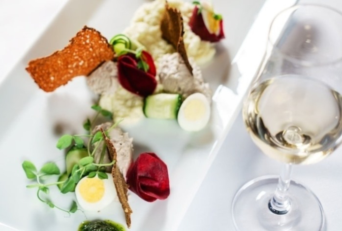 Можно ли вино закусывать селёдкой