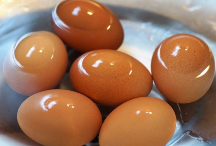 Почему воду после варки яиц никогда нельзя выливать