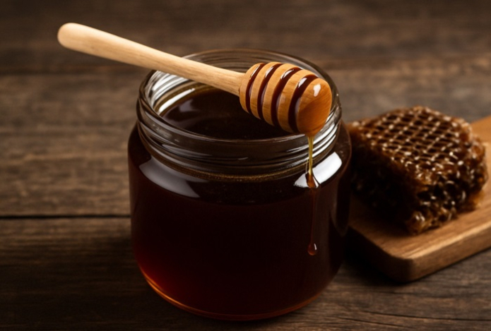 Почему темнеет мед и можно ли его есть
