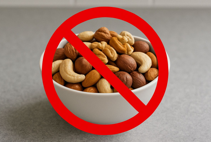 Кому категорически нельзя есть орехи