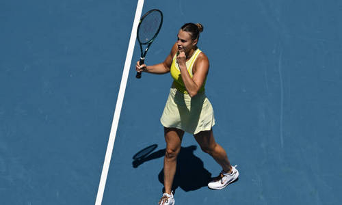 Двухчасовой зарубой обернулся матч Арины Соболенко на Australian Open-2025