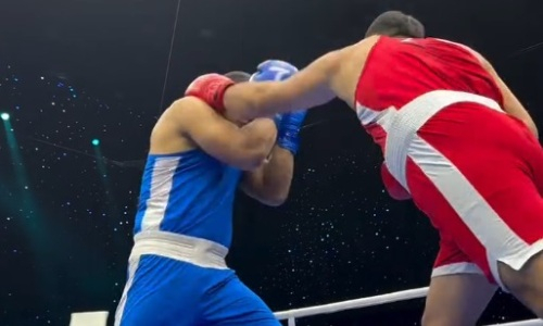 Преемник Джалолова победил нокаутом и сразится с казахом в финале. Видео