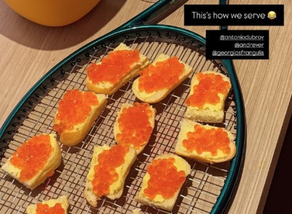 Арина Соболенко показала необычный новогодний стол