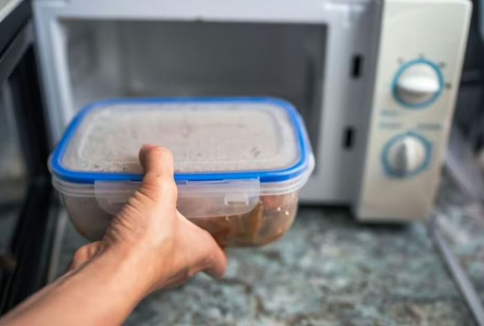 Можно ли разогревать еду в пластиковых контейнерах в микроволновке