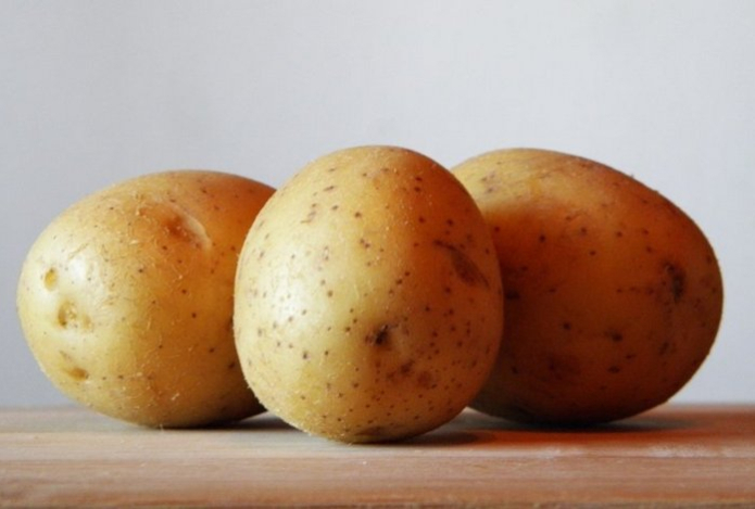 Как почистить картошку для салата за 30 секунд без труда и ножа — она сама «выпрыгнет» из мундира