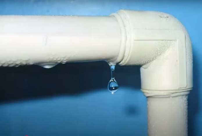 Конденсата на трубах больше не будет — достаточно покрыть их этим простым материалом