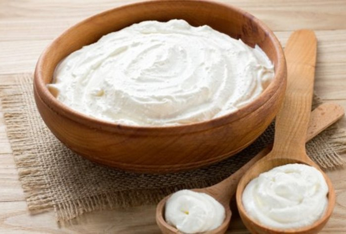 Как отличить натуральную сметану от подделки — назван самый простой способ