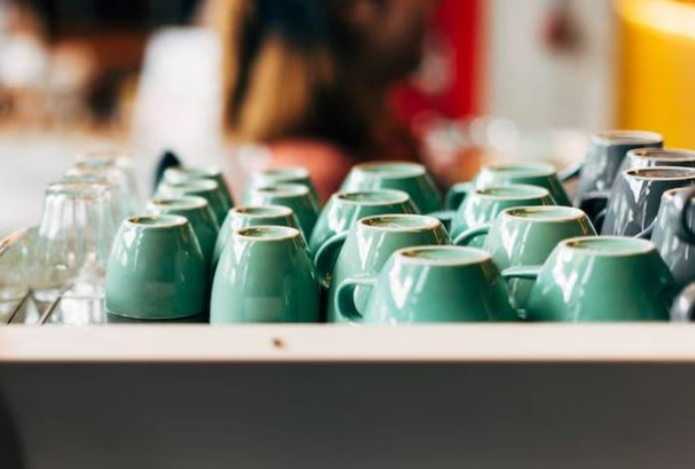 Почему стаканы и чашки нужно хранить перевернутыми