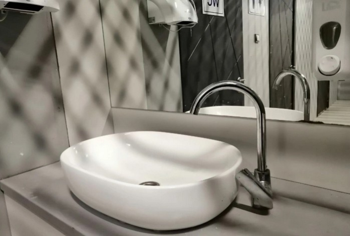 Названа «секретная» смесь для белоснежных ванны и раковины — сантехника после них сверкает. Ингредиенты вас удивят