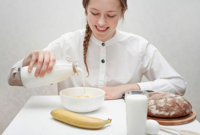 Что полезнее для кишечника — кефир или ряженка