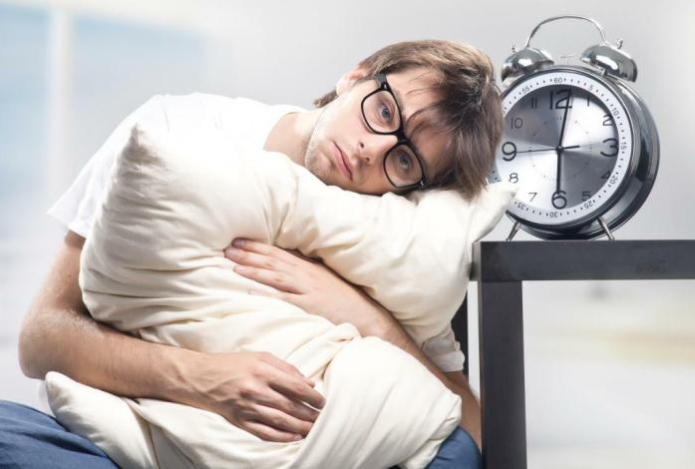 Утреннюю усталость связали с неочевидной причиной