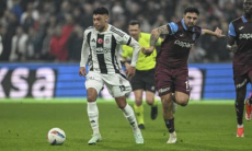 Автогол решил исход матча «Бешикташа» Зайнутдинова. Видео