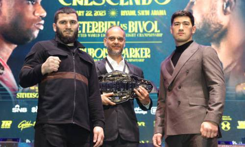 Российский тренер назвал тяжелого соперника для Бетербиева и Бивола