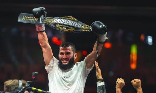 Артур Бетербиев сравнил себя с Мухаммедом Али