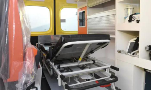 Мужчину насмерть придавило футбольными воротами в Казахстане. Видео