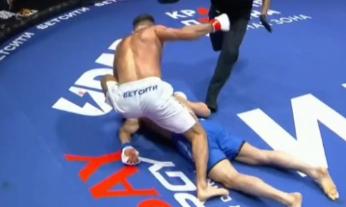 Видео сенсационного нокаута казахстанца в бою за титул