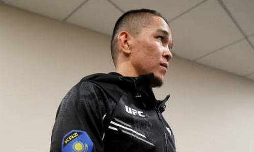 Асу Алмабаева пообещали нокаутировать в главном бою UFC и назвали раунд